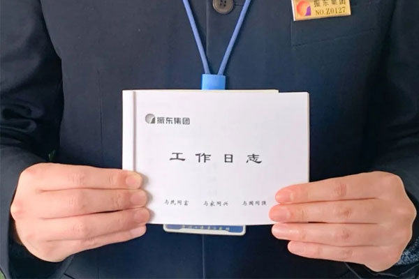 ������־