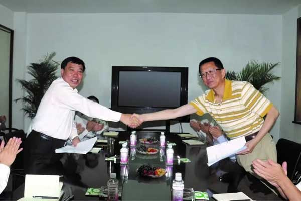 rg�ʼ���Ѷ������AG Research Co.,LTD��˾ǩ��֬����ҩ�￪��������̸